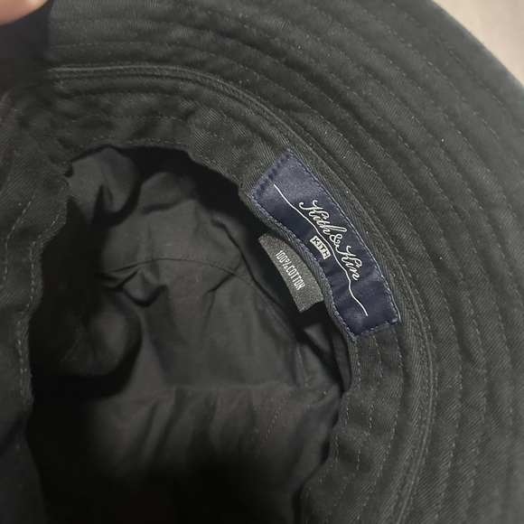 Kith & Kin - Picture 5 of 10